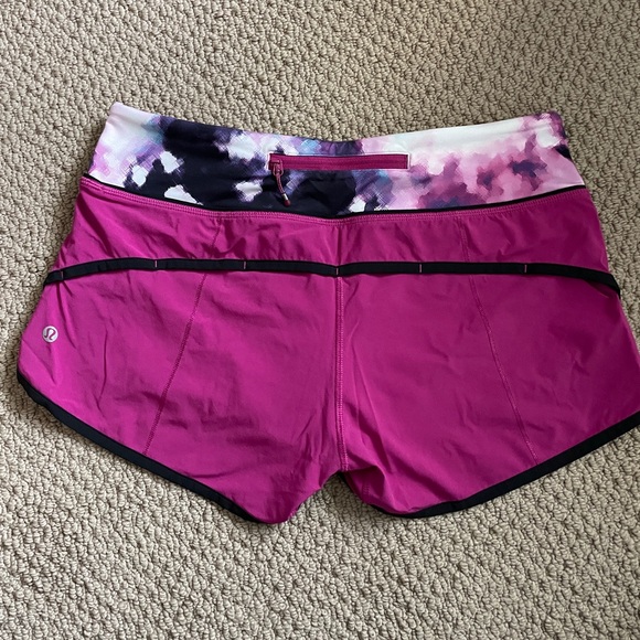 Lululemon Speed Up Low Rise Lined Short 2.5” - Picture 2 of 5
